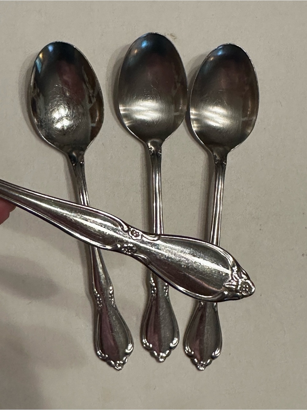 Oneida Silver Floral-Accent Chateau Teaspoons - Set of 4